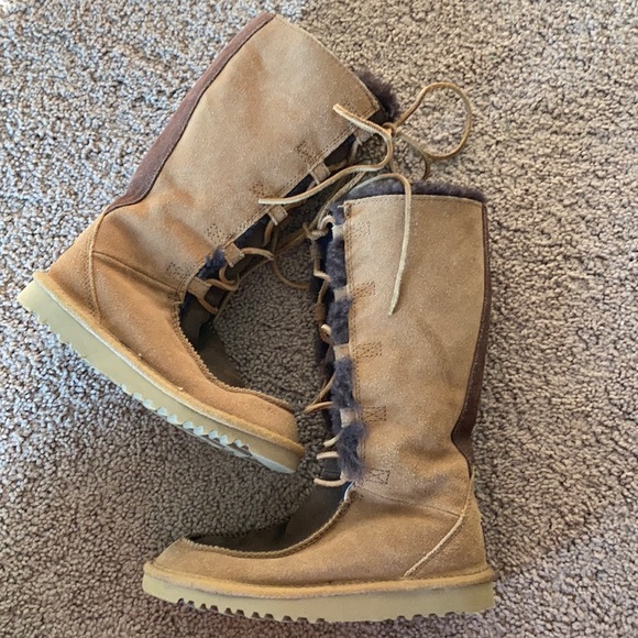 UGG Australia - Picture 1 of 6